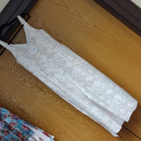 Loft Outlet Jumper SZ 4 Cream/Pink /Gray Design! - Picture 1 of 15